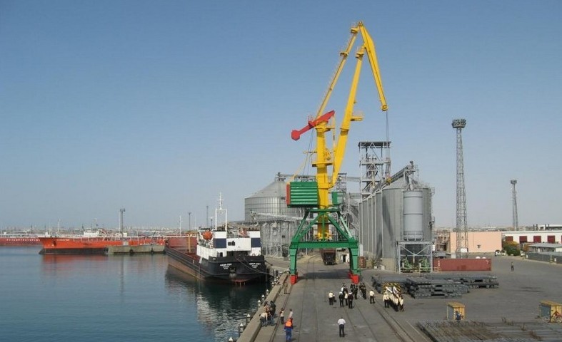 Elimizdiń teńiz porttaryna kirgen kemelerge tekserý júrgizildi