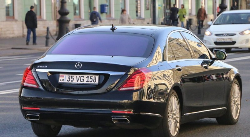 Úkimet qazaqstandyqtardyń Armenııada tirkelgen kólikterine qatysty Qaýly shyǵardy