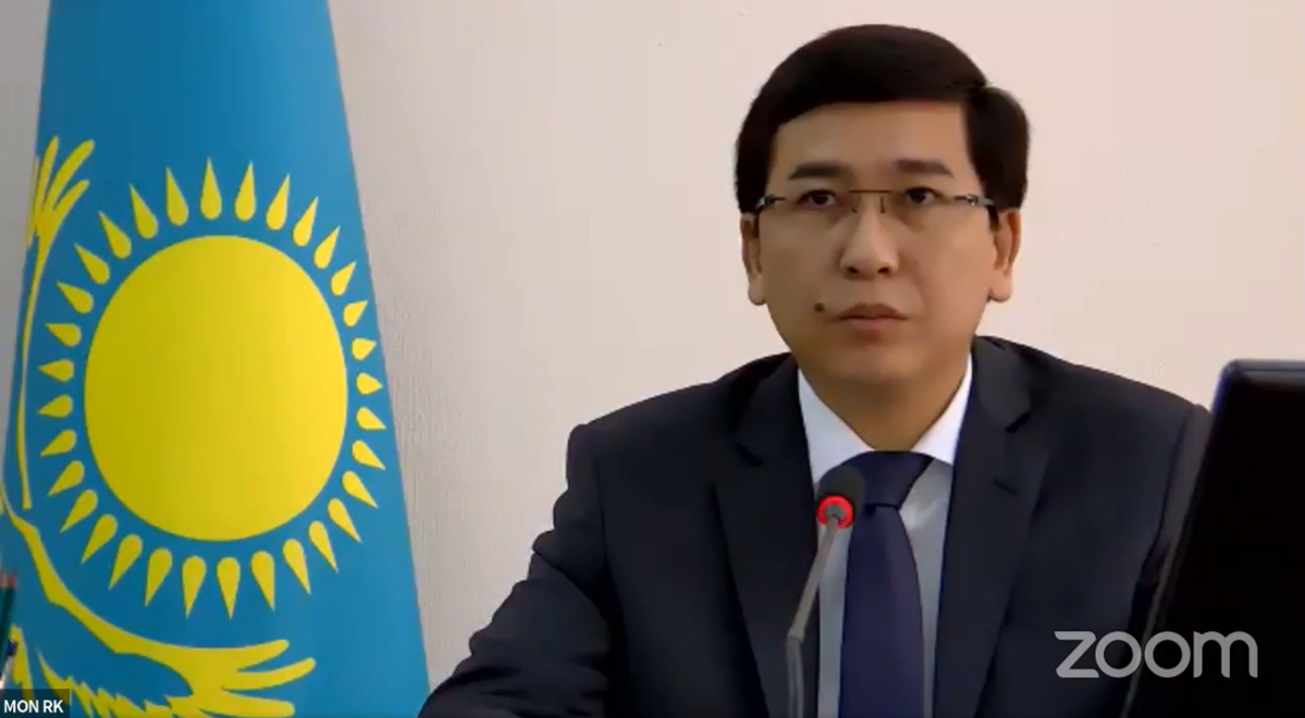 Mınıstr muǵalimdermen kezdesti