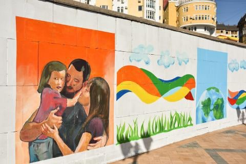 Shymkentte 421 sot otyrysynda balalar múddesi qorǵaldy