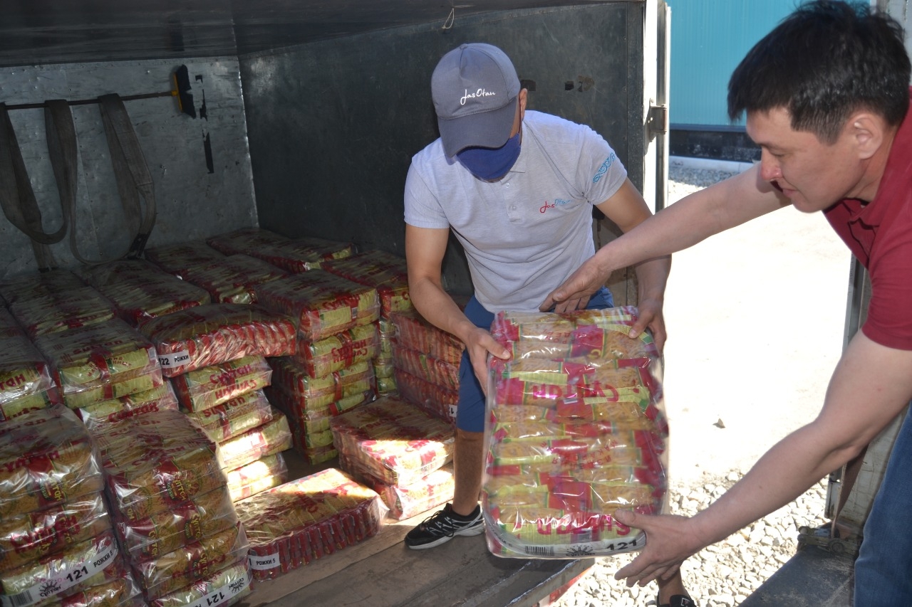 Aqmolalyqtar Maqtaaraldaǵy aǵaıynǵa kómek kórsetip jatyr