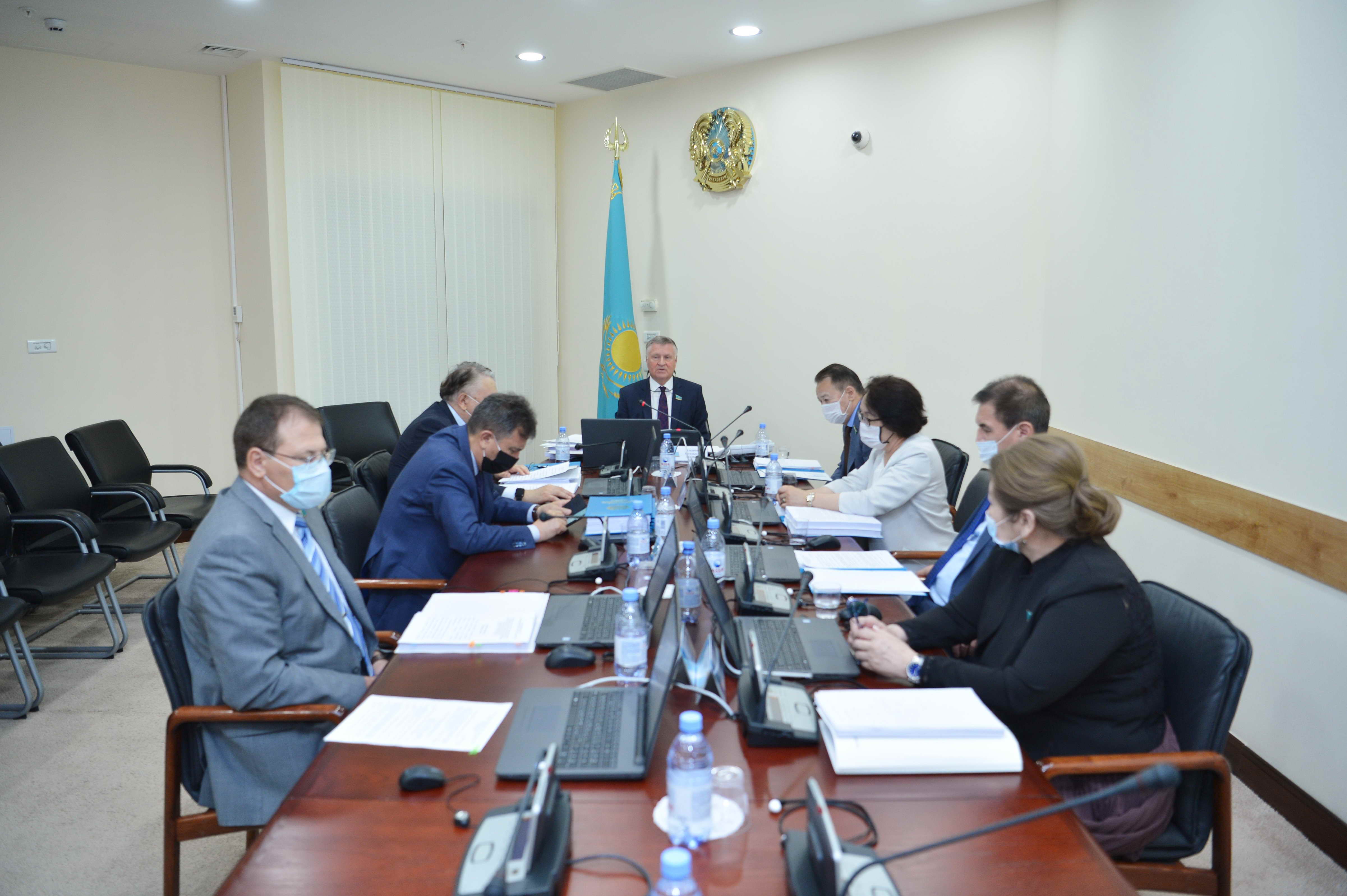 Senatorlar qylmystyq zańnamany jetildirý máselesin qarady