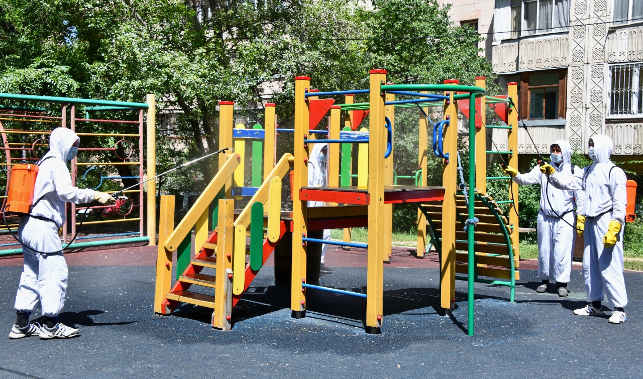 Juma: Almatydaǵy kópqabatty úılerdi dezınfeksııalaý kestesi