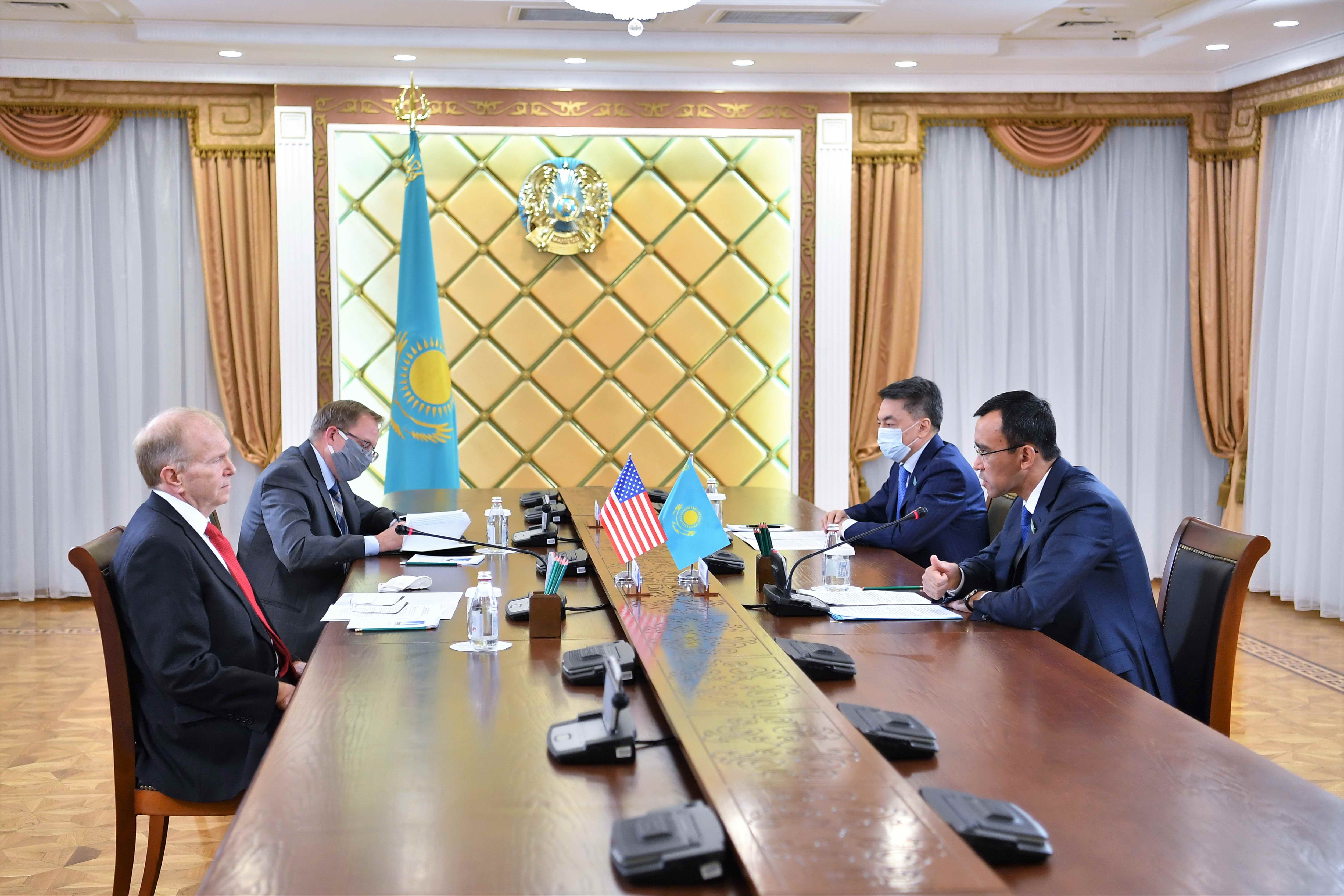 Senat Tóraǵasy AQSh elshisimen kezdesti