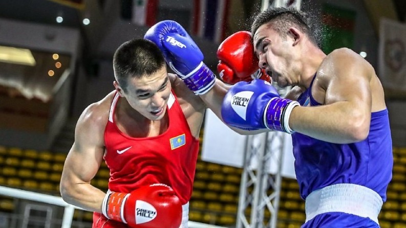 Bek Nurmaǵanbet kásipqoı boksqa aýysty