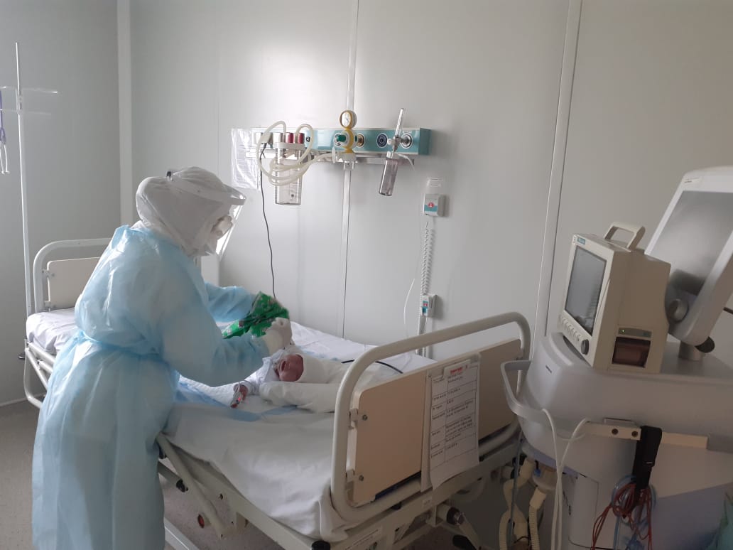 Túrkistanda indet juqtyrǵan 10 aılyq sábı emdelip shyqty