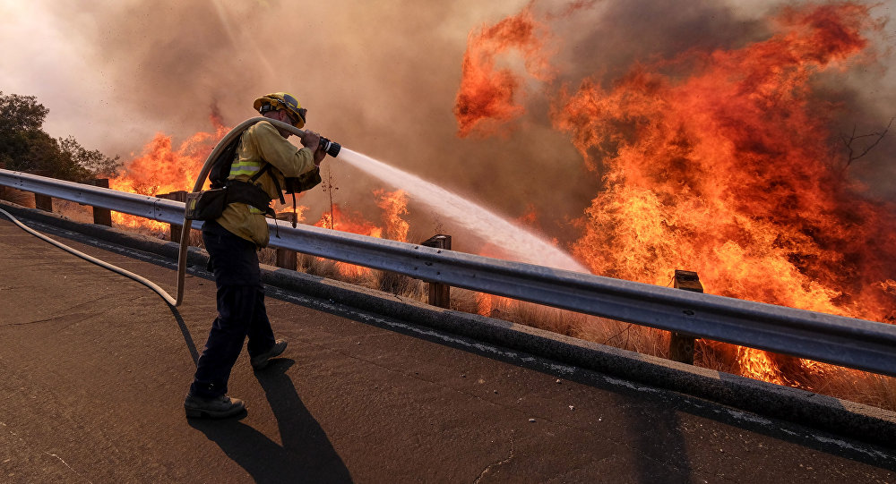 AQSh-tyń Kalıfornııa shtatynda taǵy da órt shyqty