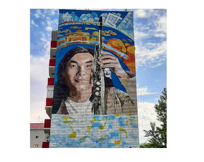 Aqsaı qalasynda Batyrhan Shúkenovtiń mýraly paıda boldy