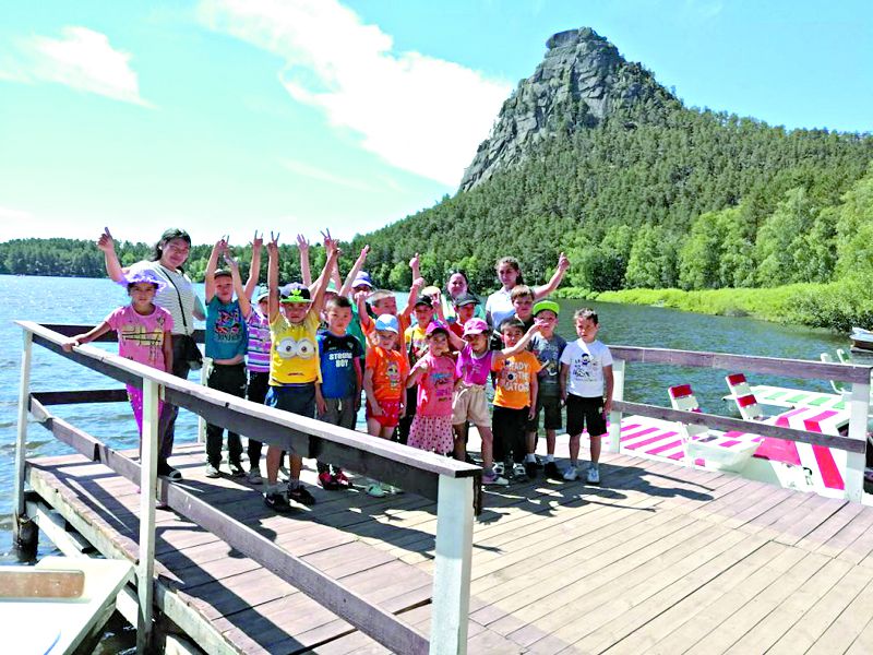 Balalar lageriniń baǵy janbaı tur