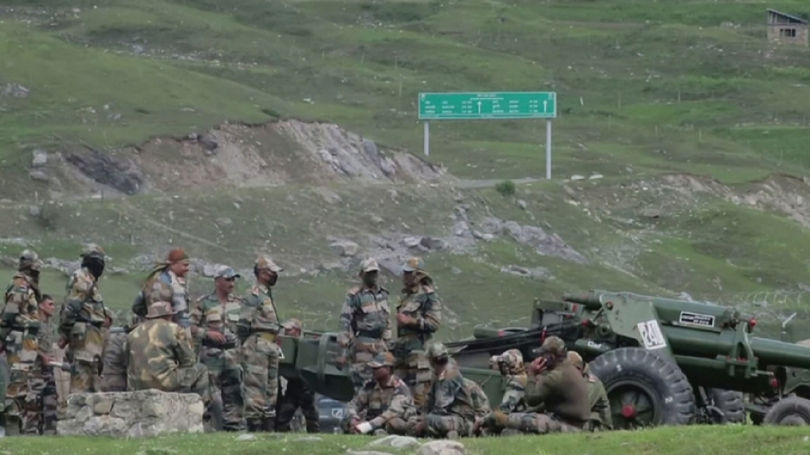 Úndistan men Qytaı shekarasynda 45 jyl ishinde alǵash ret jaýyngerler qaza tapty