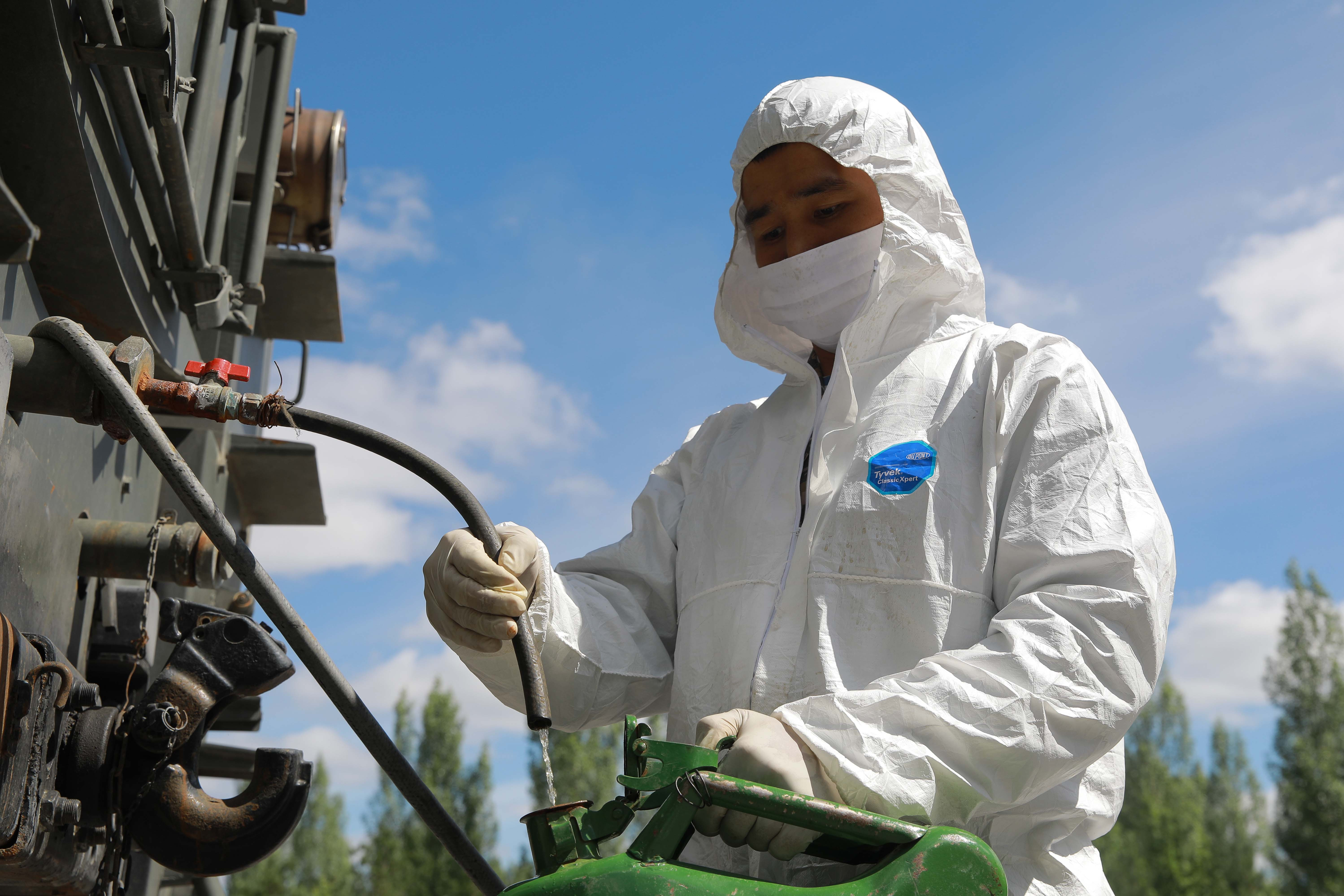 Áskerıler elordanyń adamdar jınalatyn jerlerine óńdeý jumystaryn júrgizýde