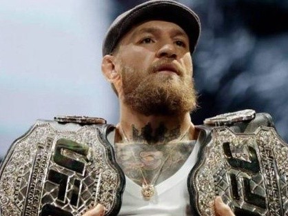 Meıveızerdiń rekordyn buzǵan boksshy karerasyn aıaqtady