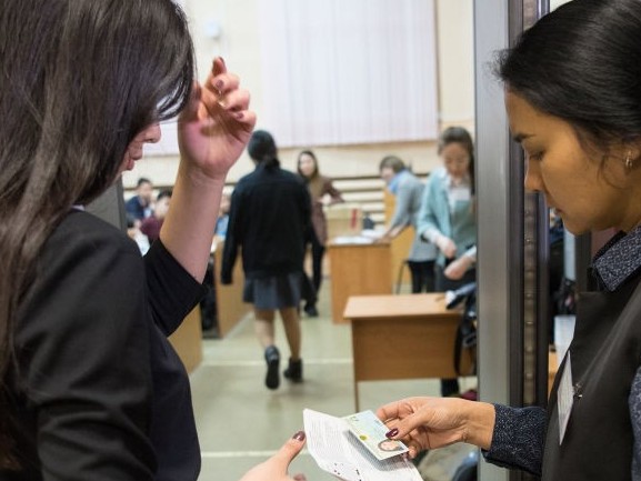 UBT-daǵy sybaılas jemqorlyqqa ata-ana jaýapty