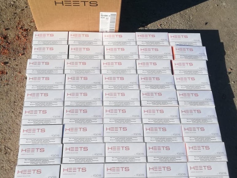 "Qaıraq" beketinde asa iri kólemdegi kontrabandalyq taýar tárkilendi