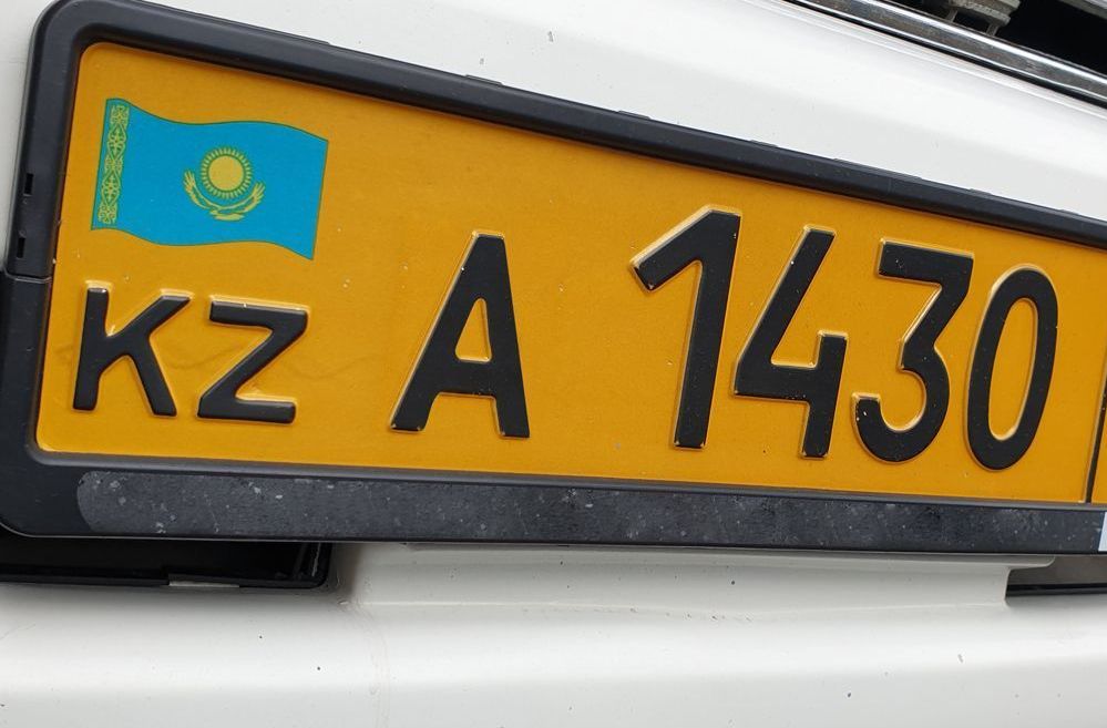 Pavlodar oblysynda 60-qa jýyq júrgizýshi Armenııadan ákelingen kólikterin esepke qoıdy