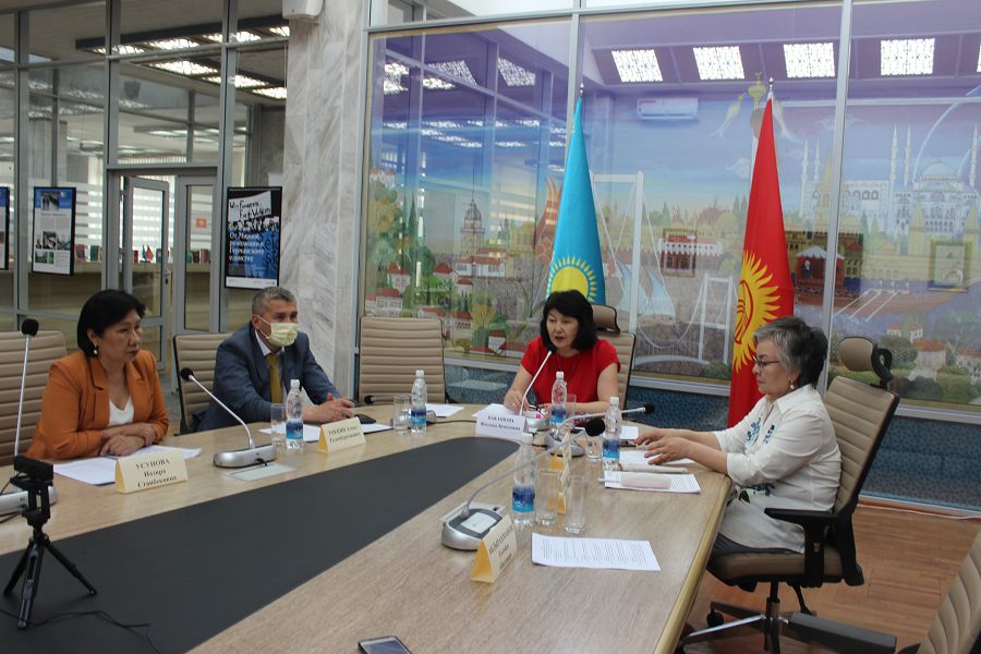 Qyrǵyzstanda ál-Farabı pánin oqytý usynyldy