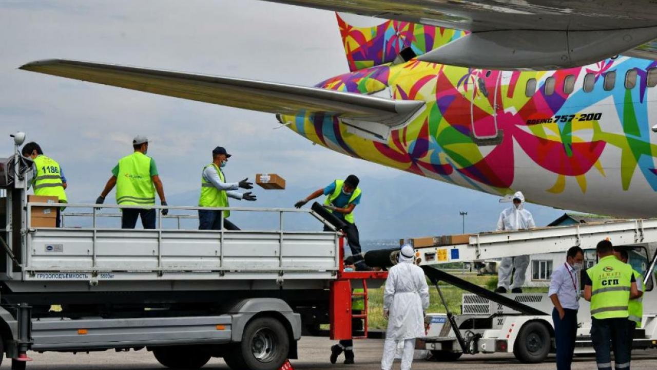 Almatyǵa dári tıegen ushaqtar keldi