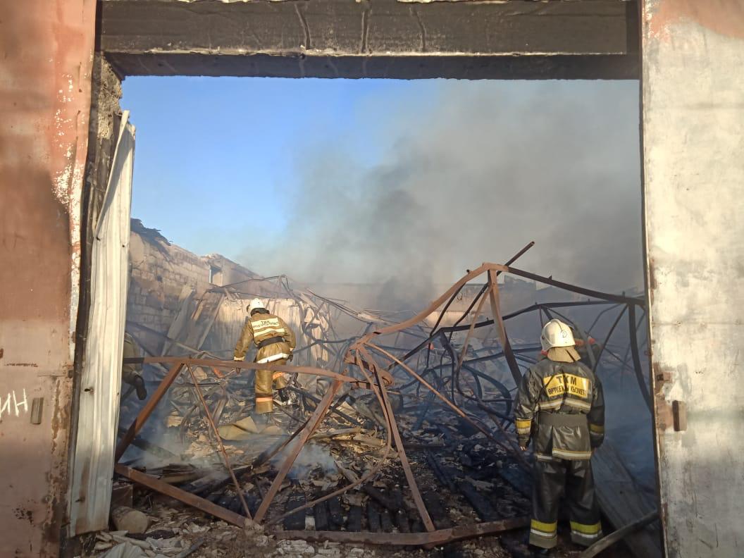 Atyraýda segiz jeńil avtokólik otqa orandy