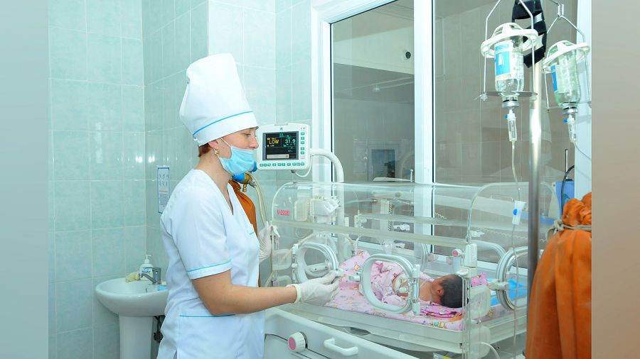 Emhana dárigerleriniń baqylaýynda