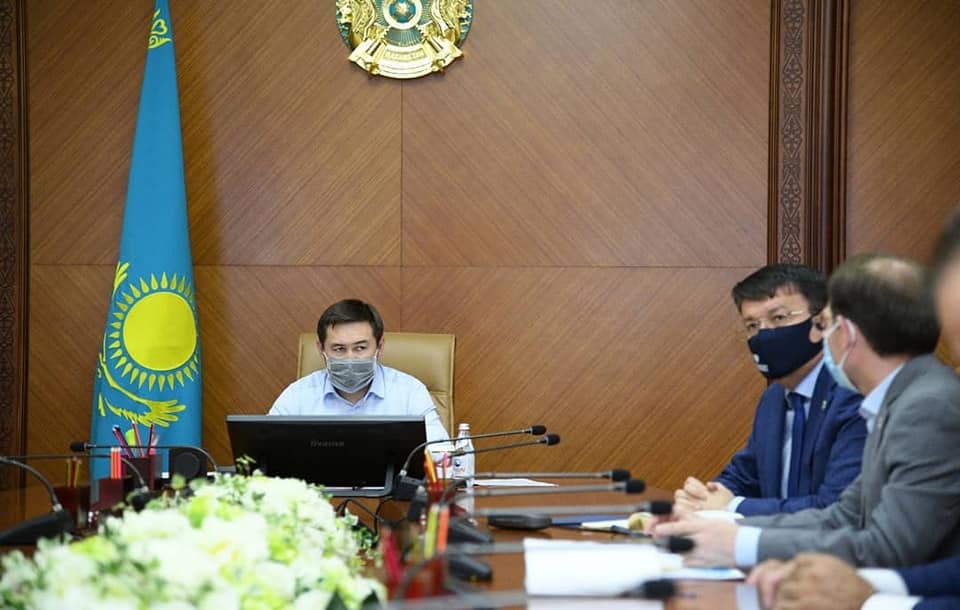 Murat Áıtenov kommýnaldyq qyzmetterdiń jumysyn synǵa aldy