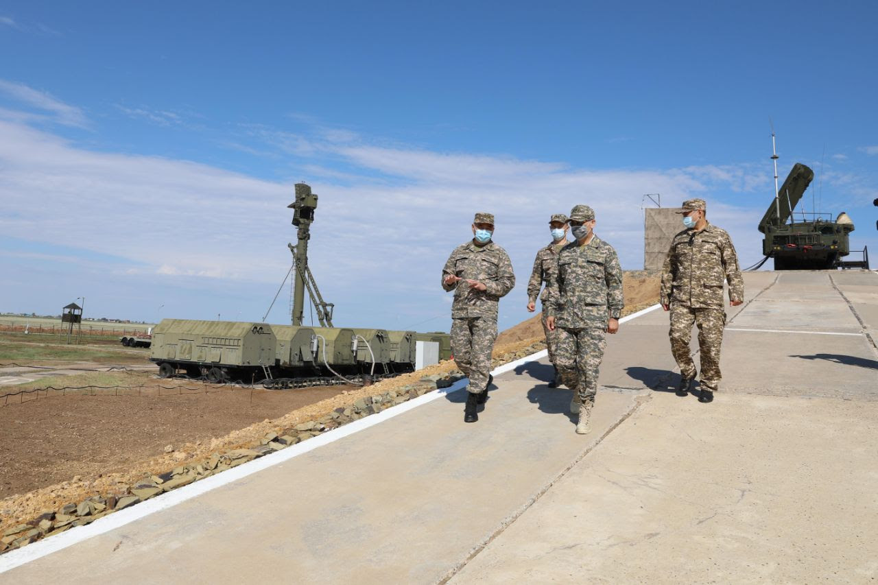 Aqmola óńirlik garnızonynyń jaýyngerlik daıyndyǵy tekserildi