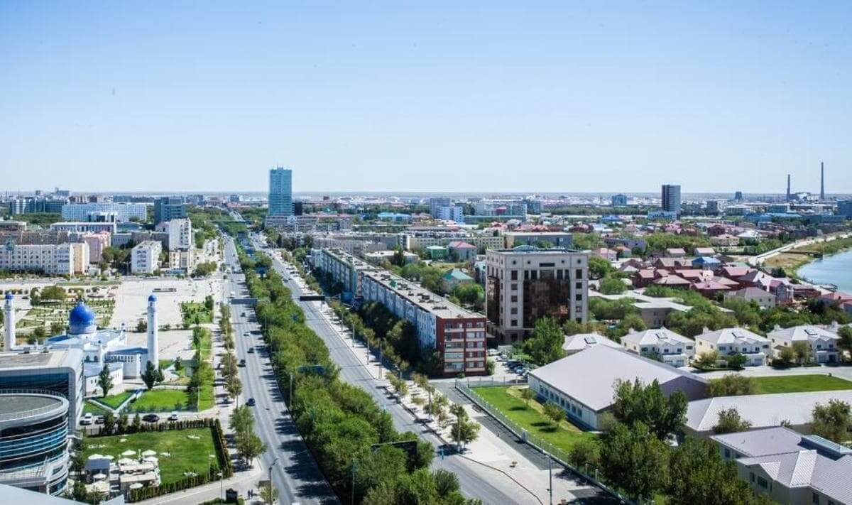 Atyraýǵa 20 tonna dári-dármek jetkizildi