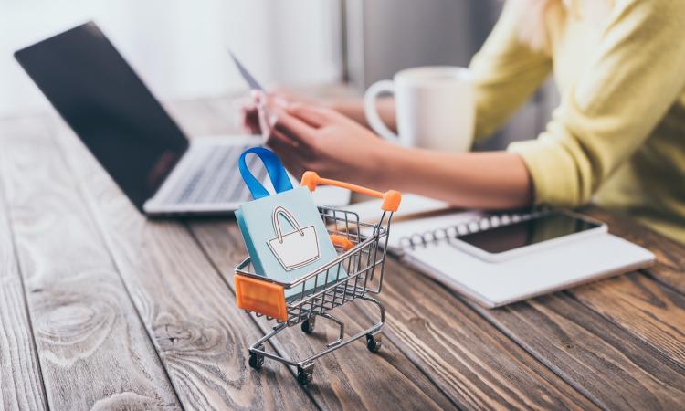 Bıyl birinshi jartyjyldyqta Qazaqstanda elektrondy saýda kólemi bir jarym ese ósti