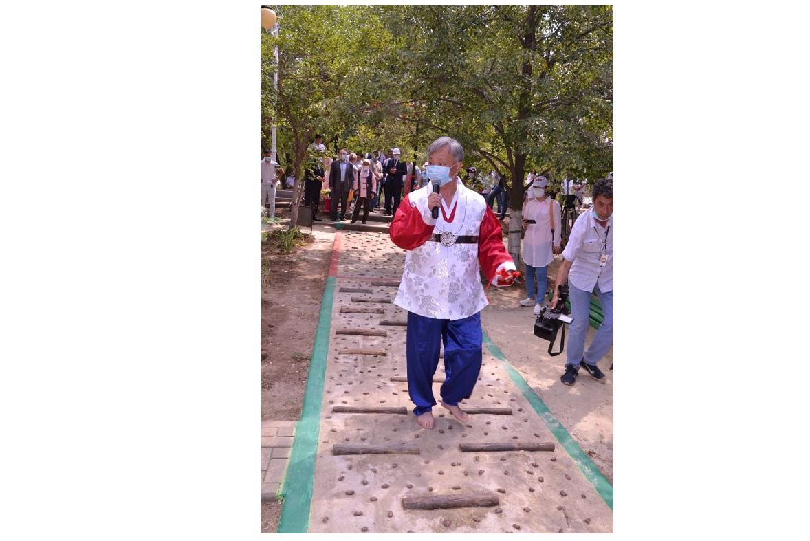 Jalańaıaq júretin gúlzar ashyldy