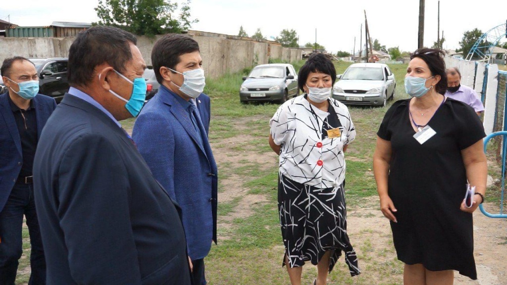 Oblys ákimi Pavlodar aýdanyndaǵy jóndeý jáne qurylys jumystaryn tekserdi