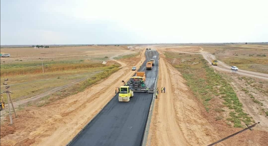 Qostanaıda 500 shaqyrym jol jóndeledi