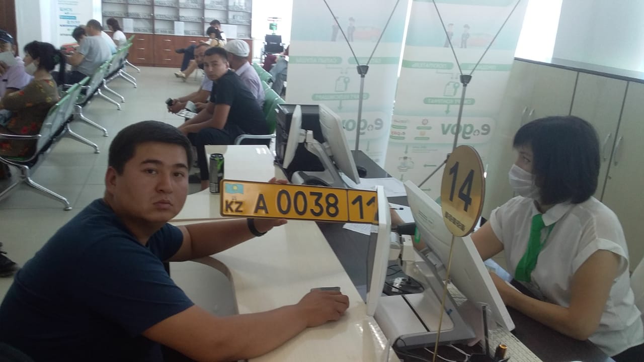 Qyzylorda qalasynyń 200 turǵyny Armenııadan ákelingen kóligin tirkedi