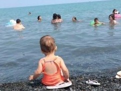 Almaty oblysy: Alakól jaǵasyna 629 000 týrıst demalýǵa keldi