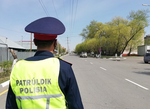 Atyraýda mas júrgizýshi 8 jylǵa kólik júrgizý quqyǵynan aıyryldy