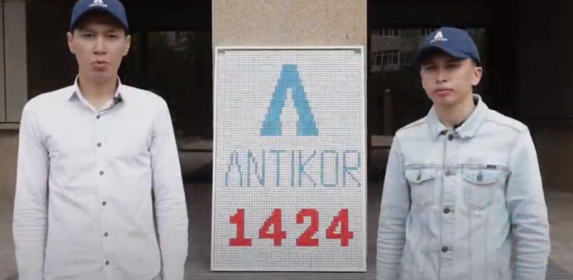 1424 sall-ortalyǵynyń beınesin rýbık kýbıktarynan jınady