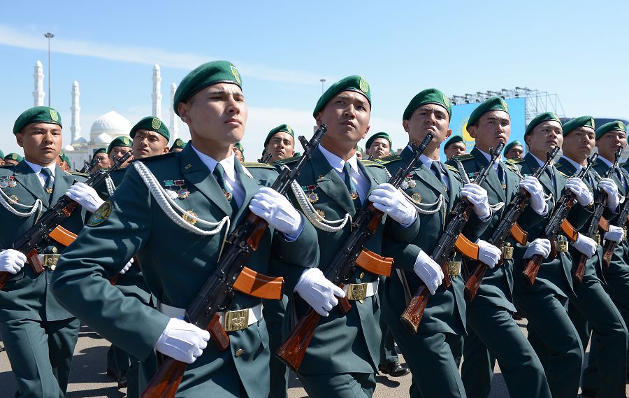 Ofıserler ustahanasy