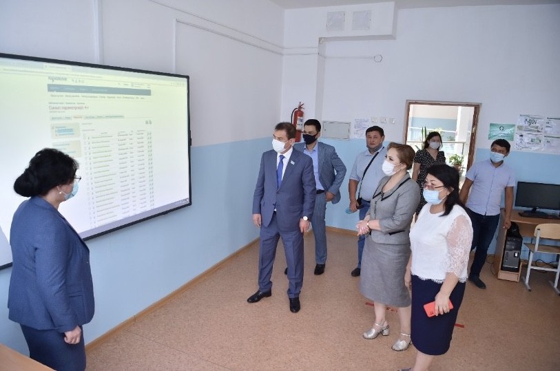 Shymkentte jańa oqý jylynda myńǵa jýyq kezekshi mektep synyptary ashylady