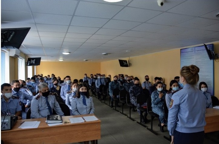 Ardagerler jas qyzmetkerlermen kezdesti