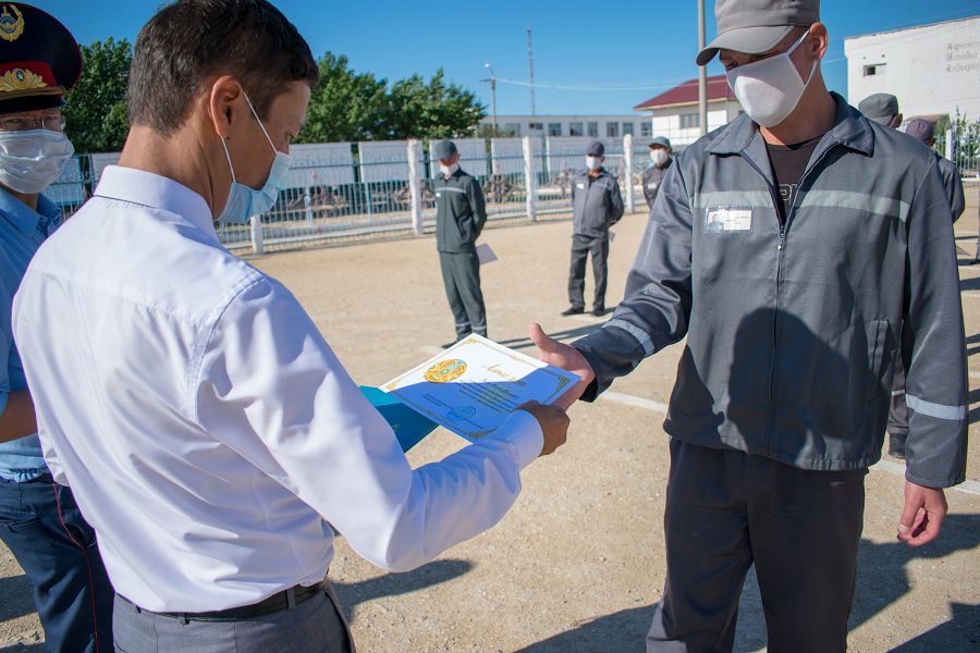 Indetpen kúreske úles qosqany úshin marapattaldy