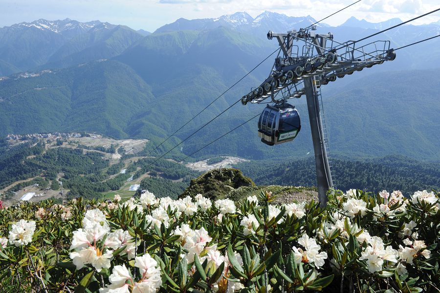 Bıylǵy Shymbulaq... (Týrıstik sala ókilderi teńiz deńgeıinen 3200 metr bıiktikte bas qosty)