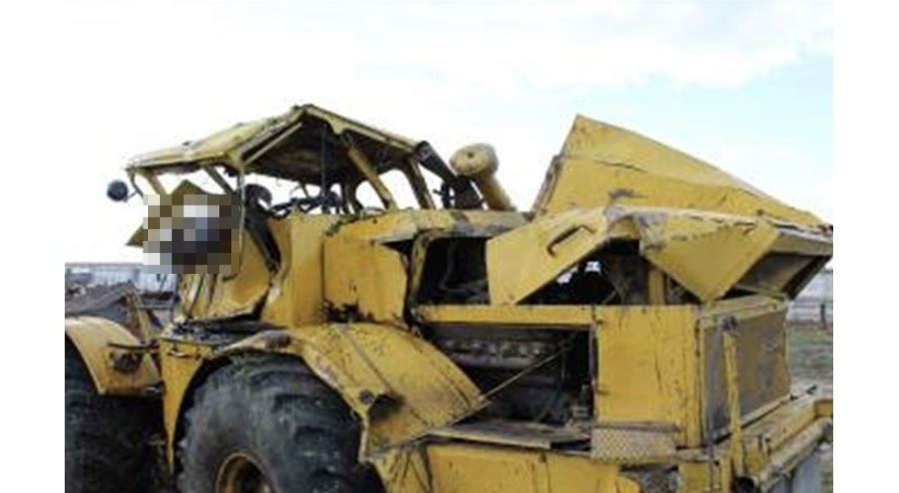 “Kıroves” traktory aýdarylyp, astynda adam qaldy...