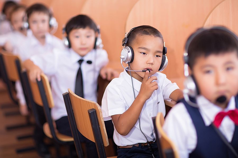 Jekemenshik mektepter «klıentterin» joǵaltpaý úshin bárine daıyn