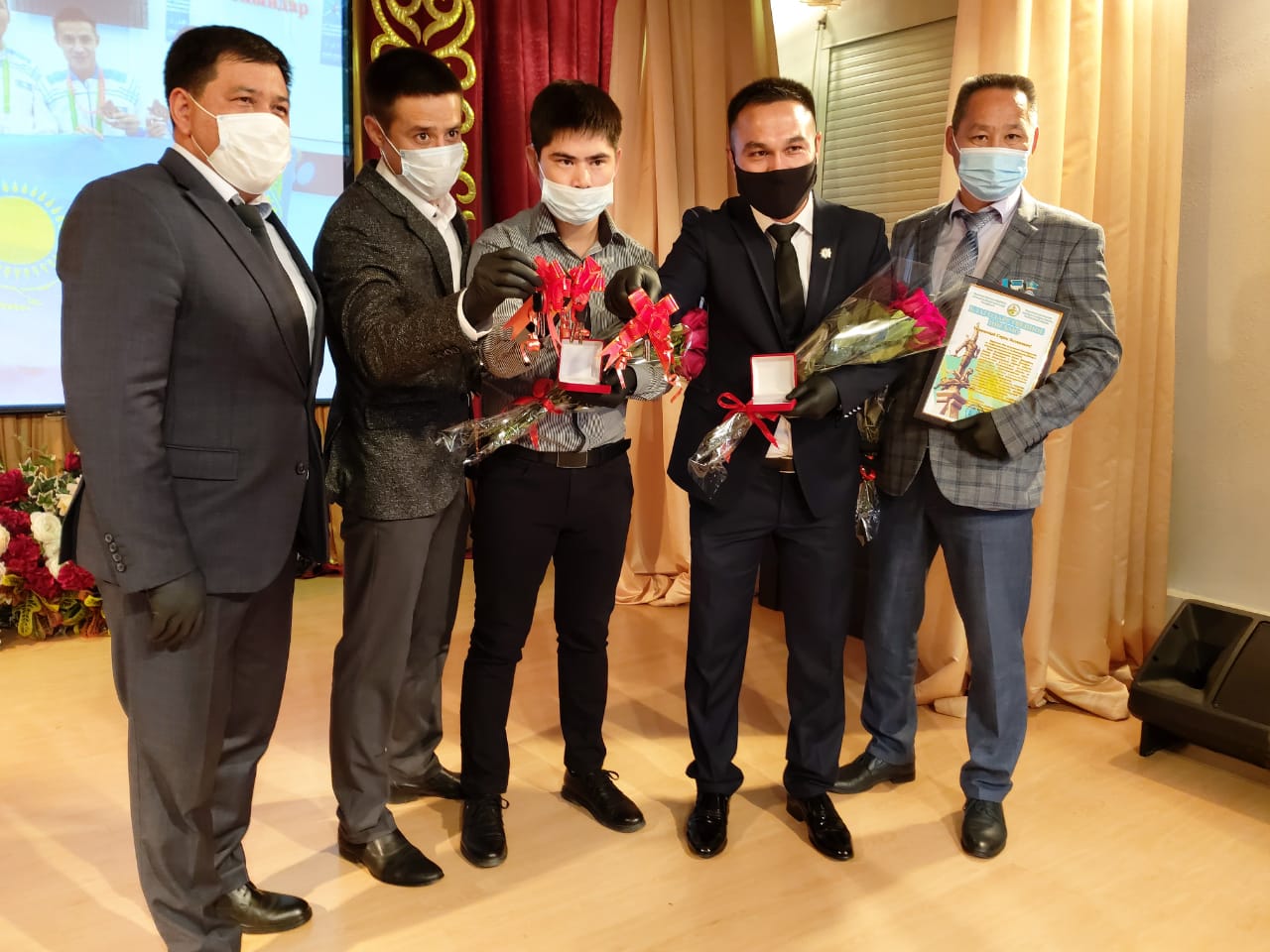 Qostanaıda sýrdlımpıada júldegerlerine páter berildi