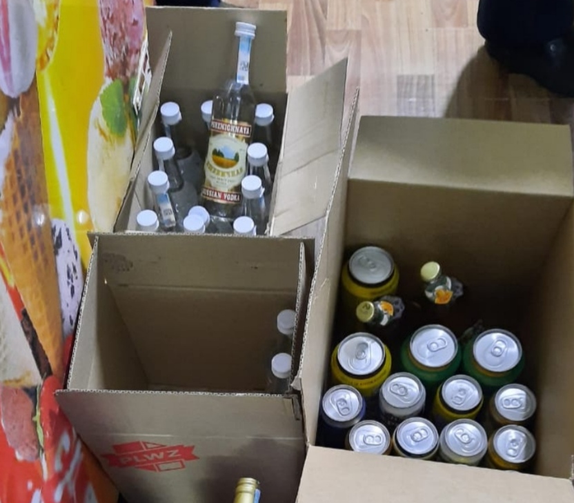 Lısenzııa almaǵan dúken alkogoldi ónim satqan