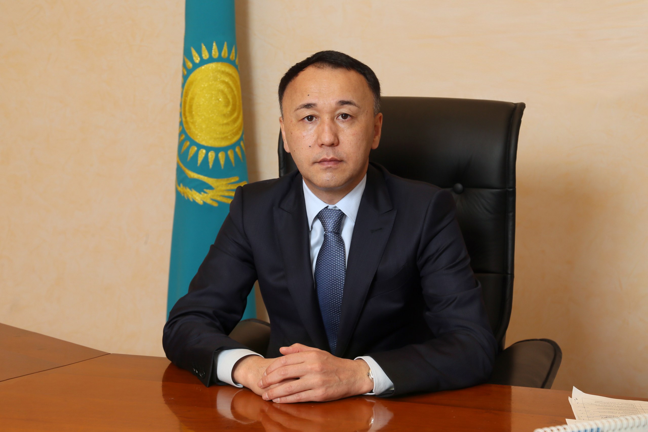 Qostanaı oblysynyń ákimi Konstıtýsııa kúnimen quttyqtady