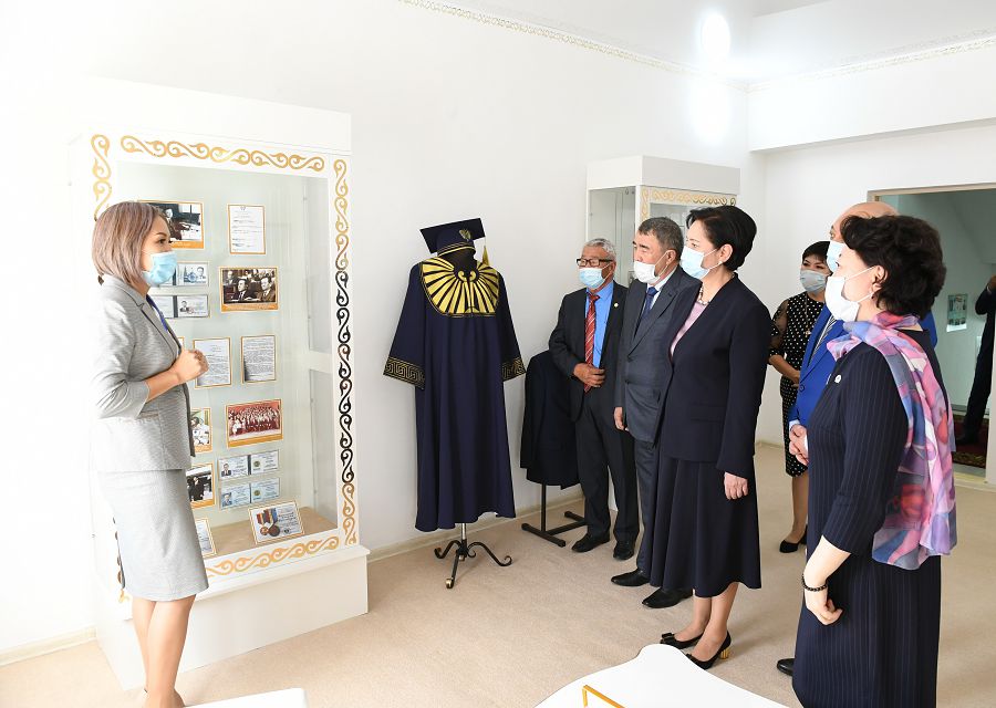 Qaıratker rýhyna qurmet