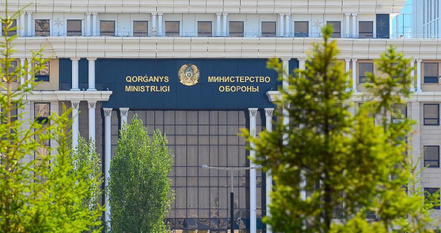 Áskerı qyzmetshilerdi oqý jylynyń bastalýymen quttyqtady