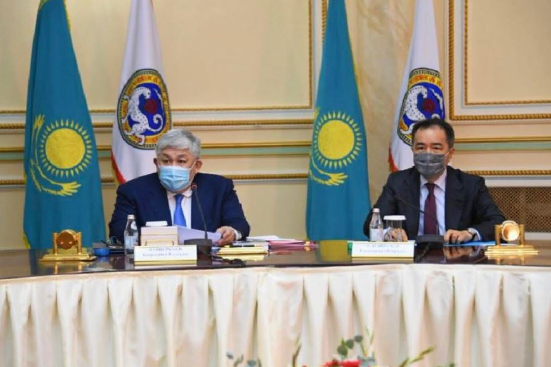 Qyrymbek Kósherbaev: Qazaq zııalylary – ulttyń uly maqsatyna adastyrmaı aparatyn temirqazyǵy bolýy kerek