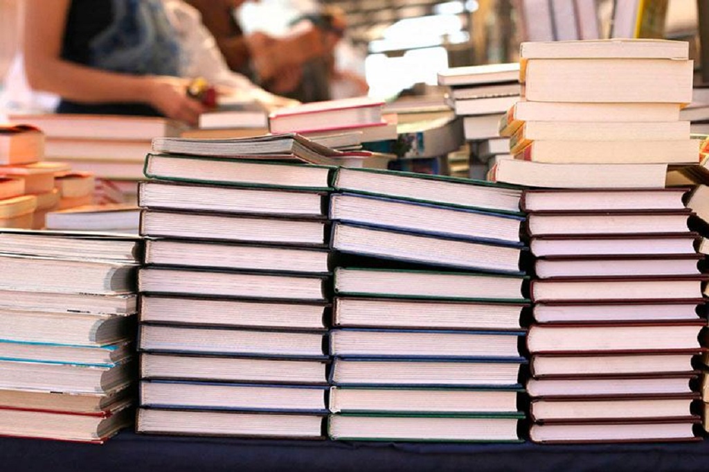 Atyraýdaǵy mektepterge 738 353 jańa oqýlyq taratylyp jatyr