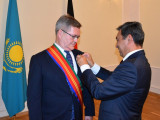 Qazaqstan-Germanııa iskerlik keńesiniń eks teń tóraǵasyna "Dostyq" ordeni tabystaldy