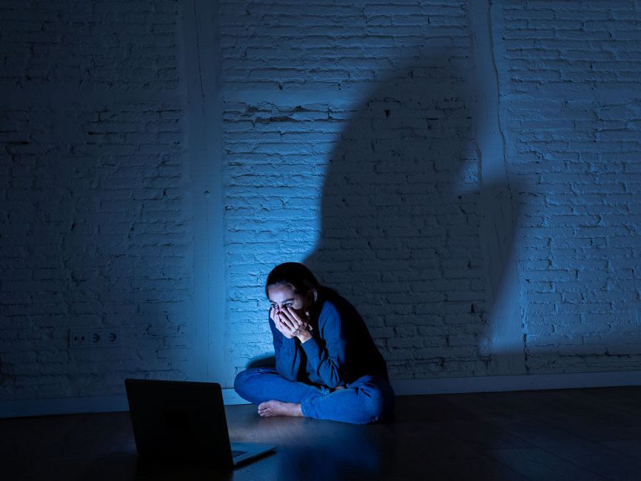 Kıberbýllıng: Jalǵan akkaýnttan japa shekkender